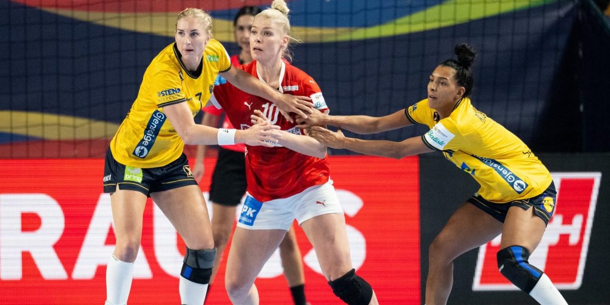 Sverige och Danmark under damernas handbolls EM 2022